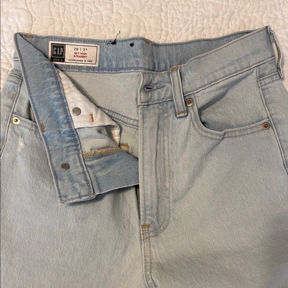 GAP Light Blue Sky High Straight Skinny Jean 26R/2R New without Tags